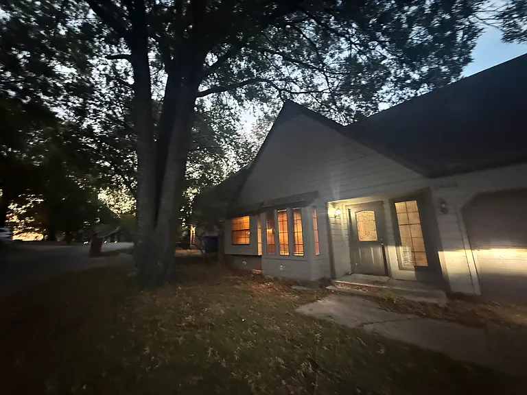 6408 E 95th Pl — Photo 2