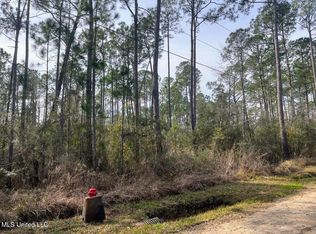 5039 Fig Dr, Waveland, MS 39520