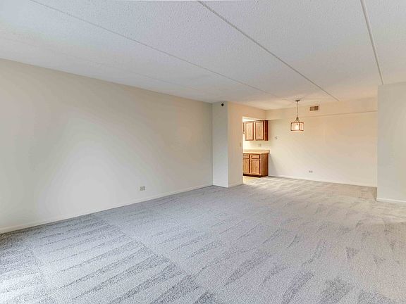 4th image of 1450 Plymouth Ln APT 510