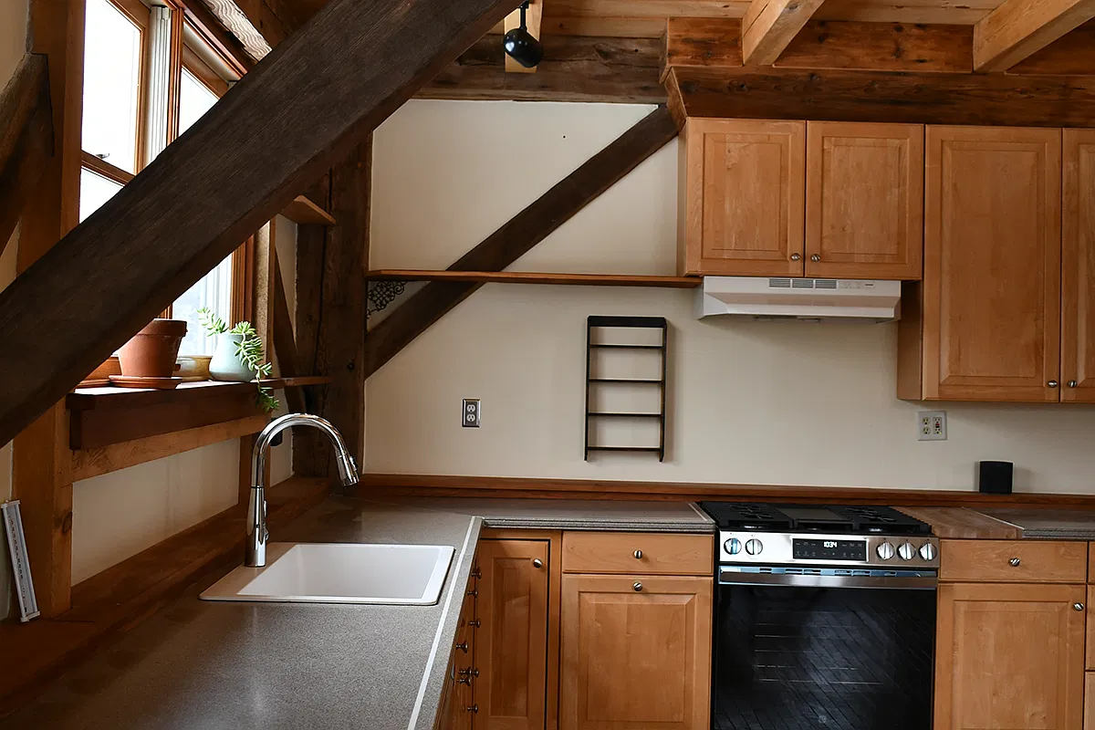 1 bed, 1.5 bath, 900 sqft, $1,800 — Photo 3