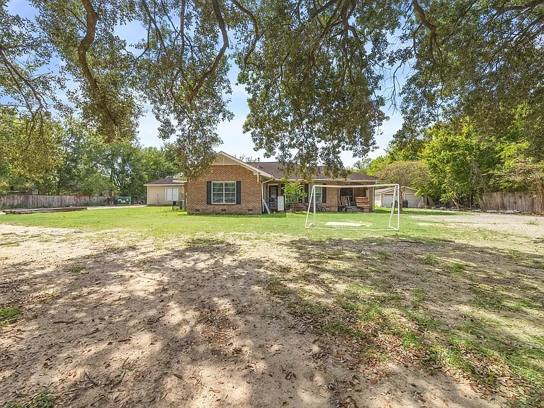 1450 Mesquite St — Photo 1