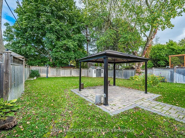 66 Munro Blvd — Photo 31