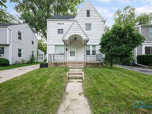 1838 Evansdale Ave — Photo 1