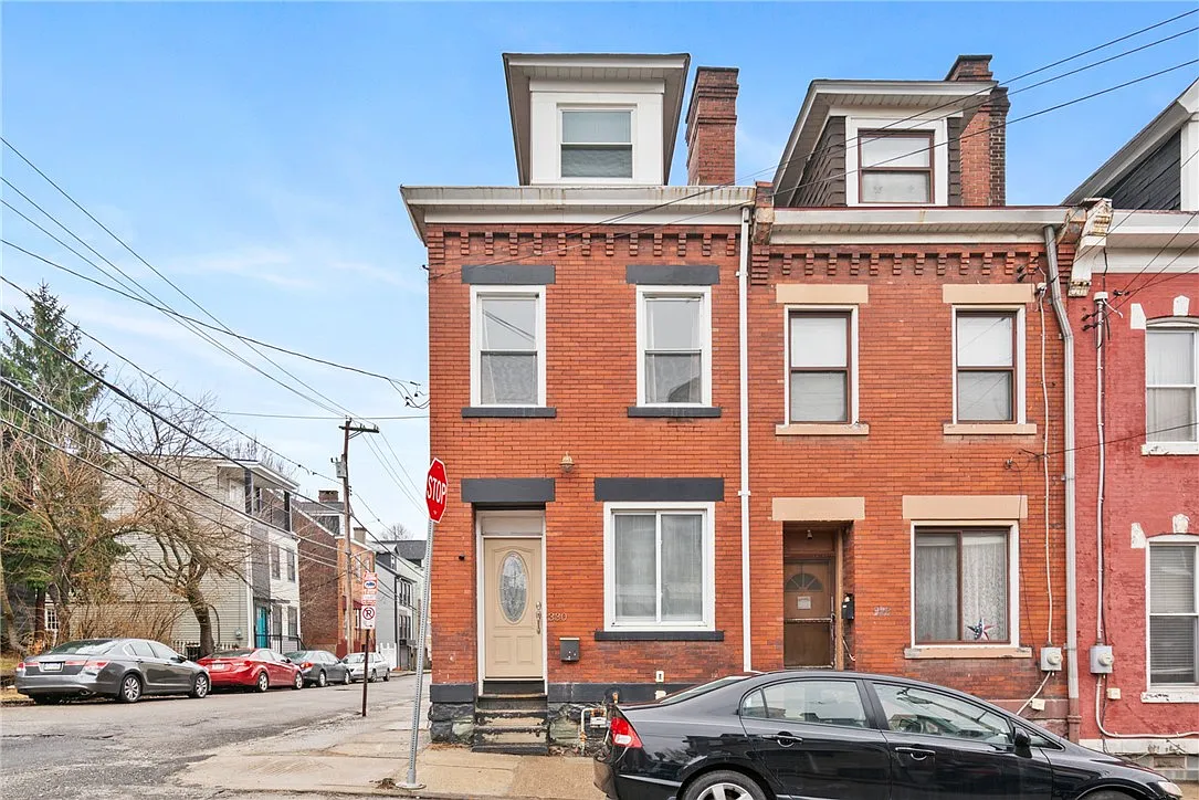 330 39th St photo 1