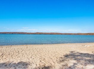 N Stony Point Rd, Suttons Bay, MI 49682