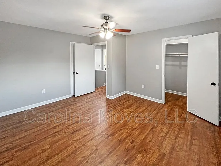 419 Sparrow Hawk Ct — Photo 13