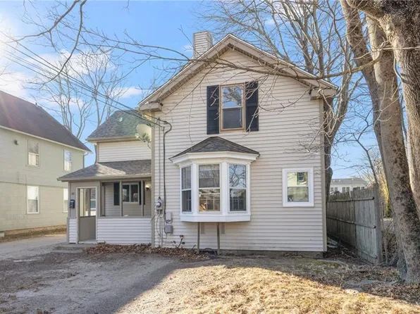 20 Cleveland St, South Kingstown, RI 02879