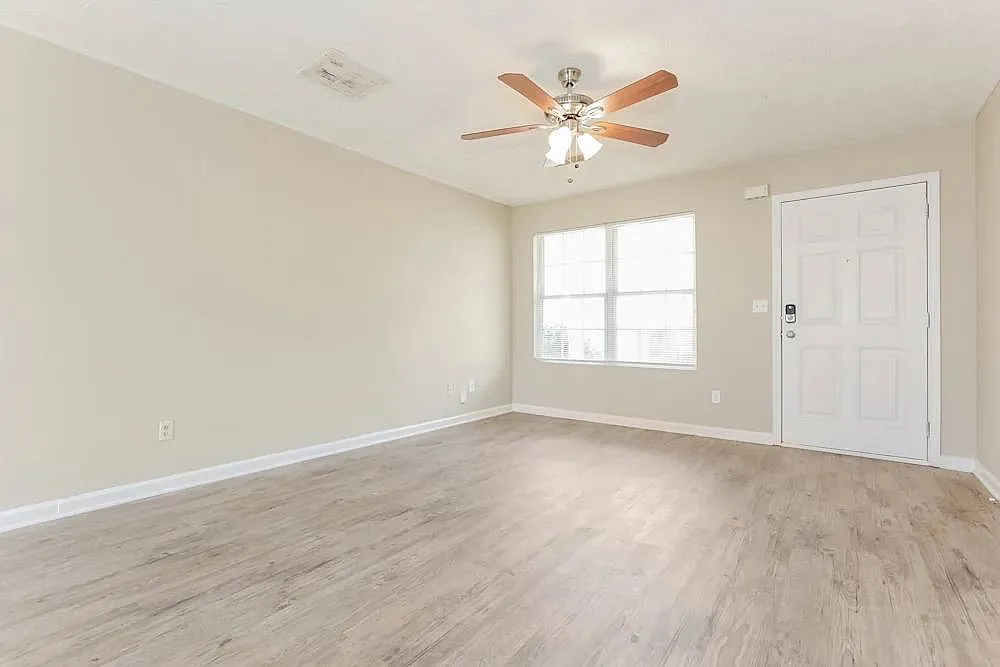 3 bed, 1437 sqft, $1,830 — Photo 2