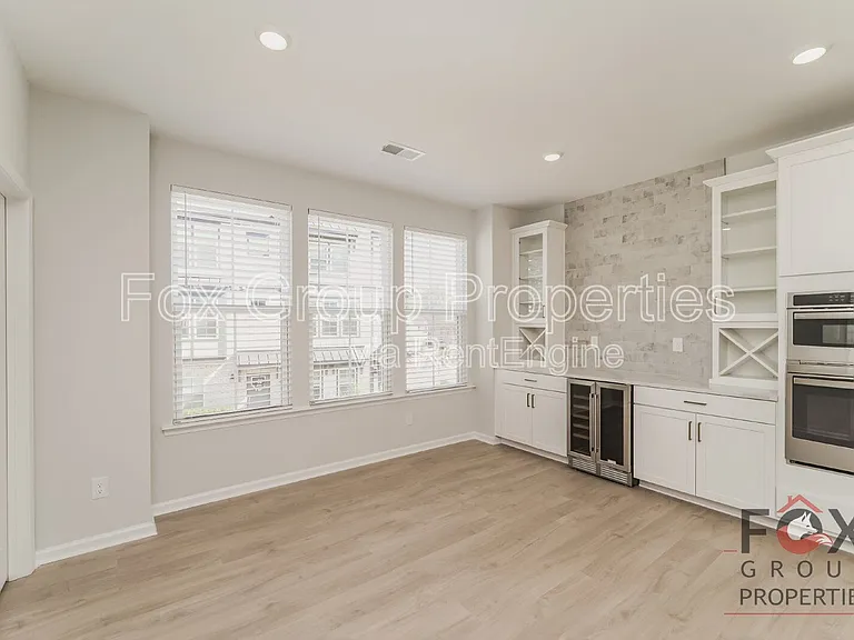 908 Mary Max Dr — Photo 12