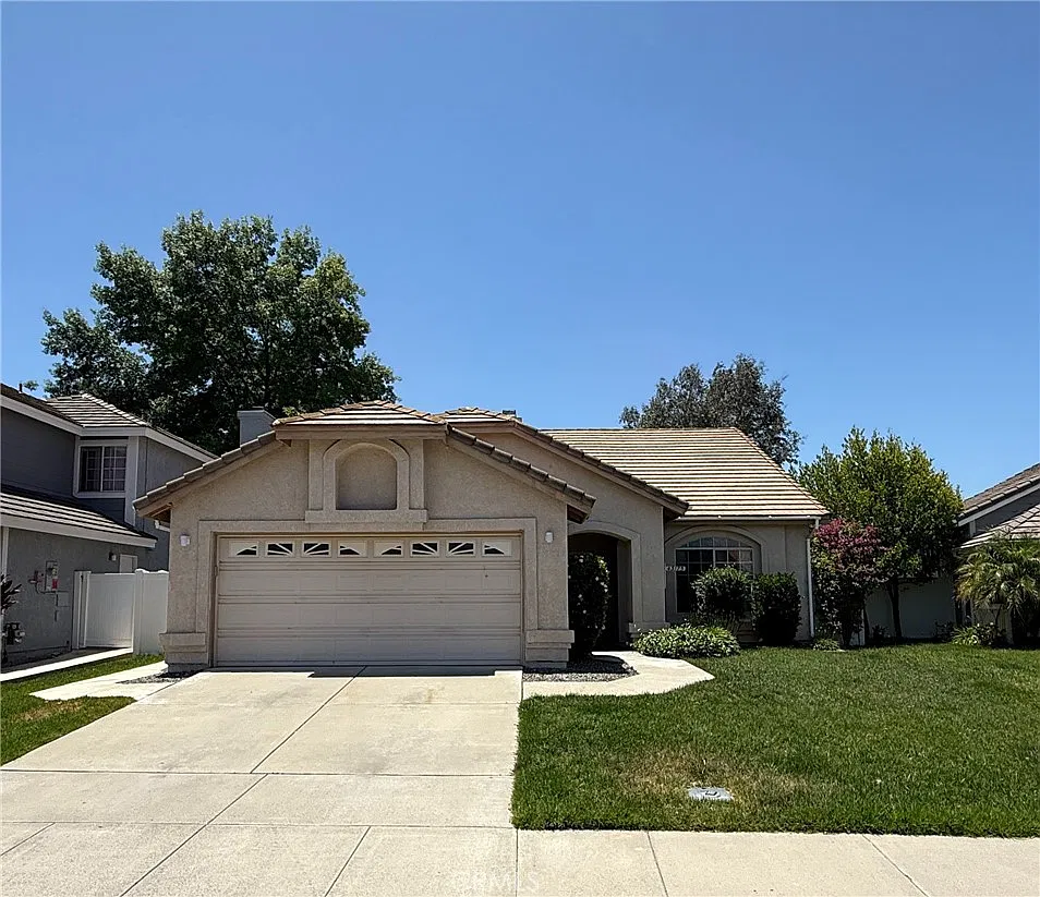 3 bed, 1664 sqft, $3,000 — Photo 1