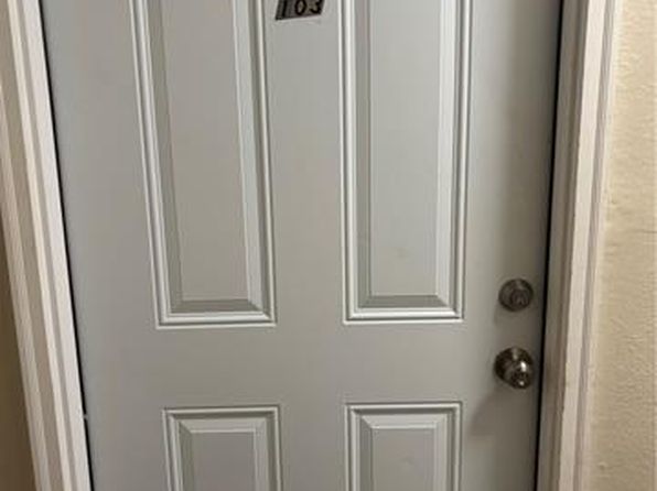 2002 Pace Blvd APT 103
