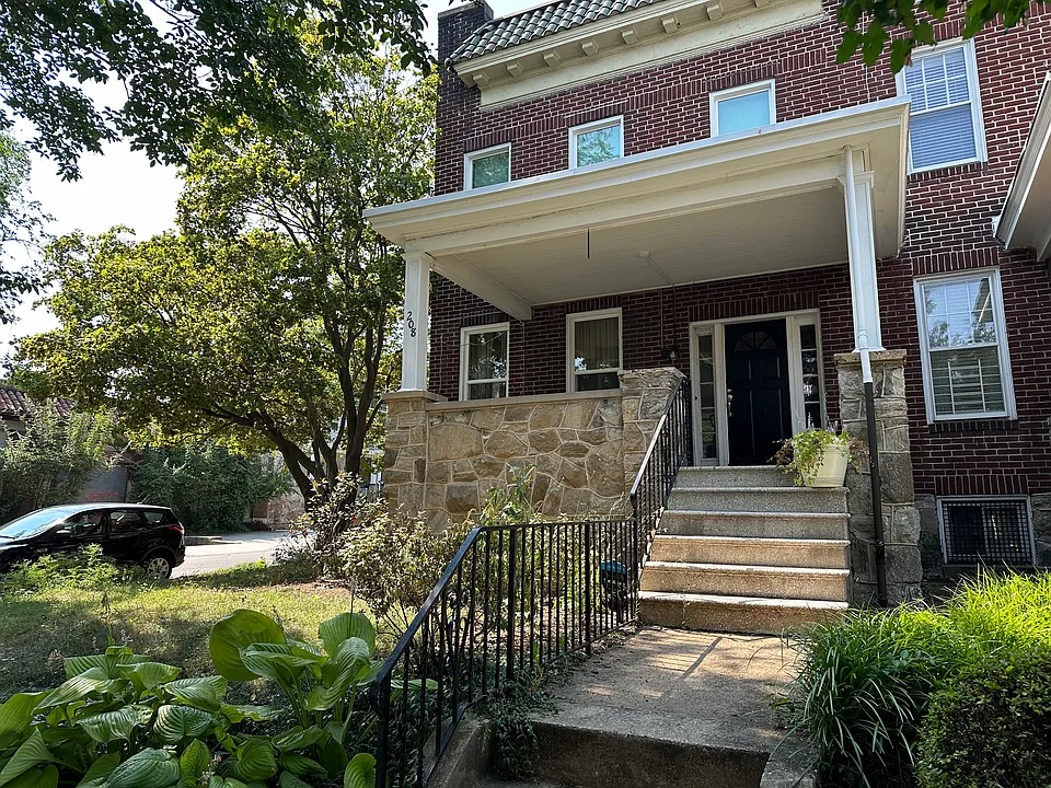 208 W 29th St