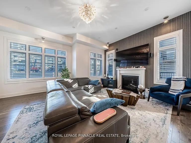 1504 Yellow Rose Cir #UPPER — Photo 11