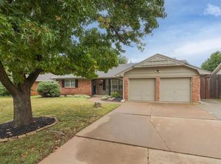 2728 Chaucer Dr, Village, OK 73120