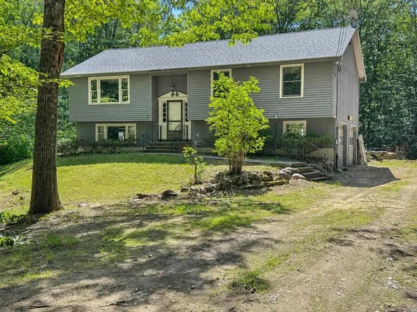 42 Great Oak Drive, Chester, NH 03036