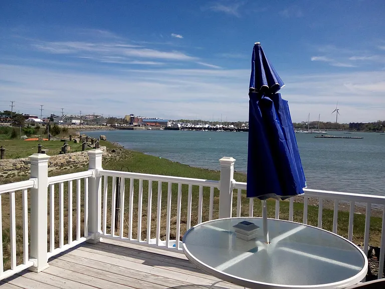 21 Bay St — Photo 1