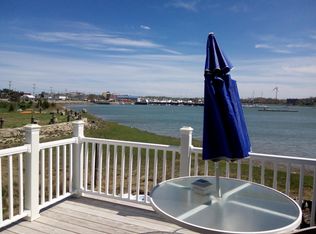 21 Bay St, Hull, MA 02045