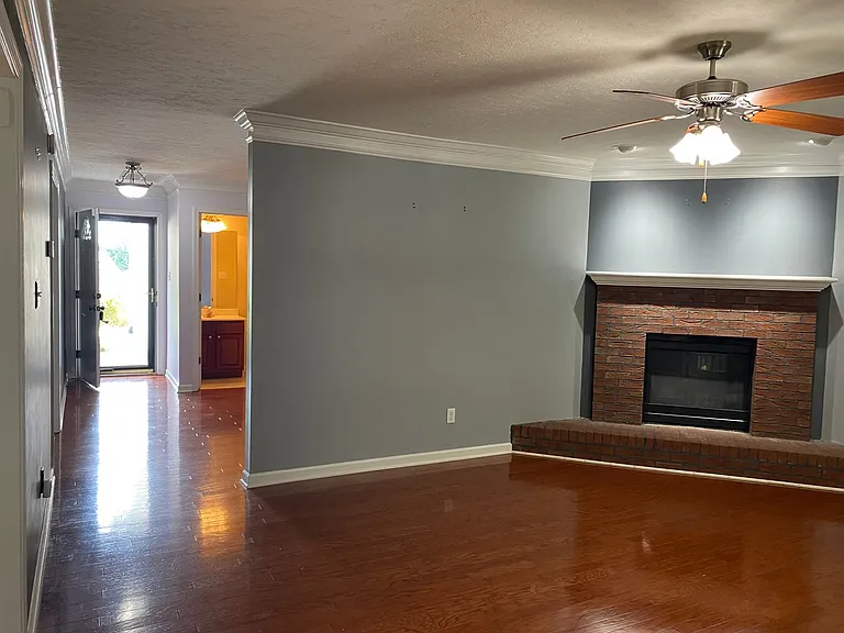 2508 Forest Valley Ln — Photo 3