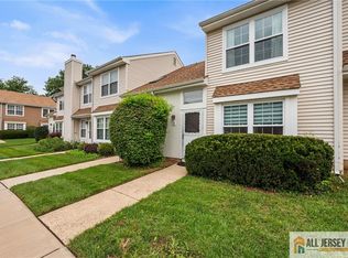 11 Canterbury Cir, Somerset, NJ 08873