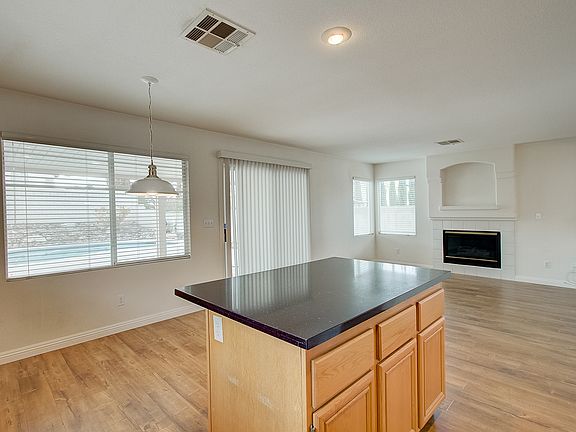 3rd image of 8180 Chambersberg St