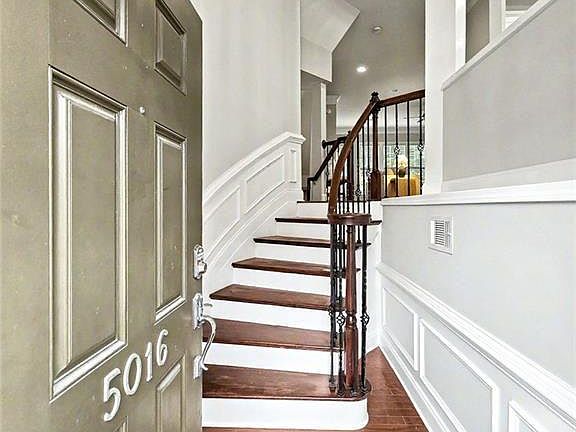 3rd image of 5016 Ridgemont Walk SE