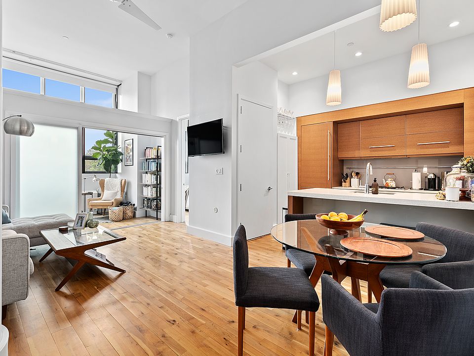 1st image of 360 Furman St APT 517
