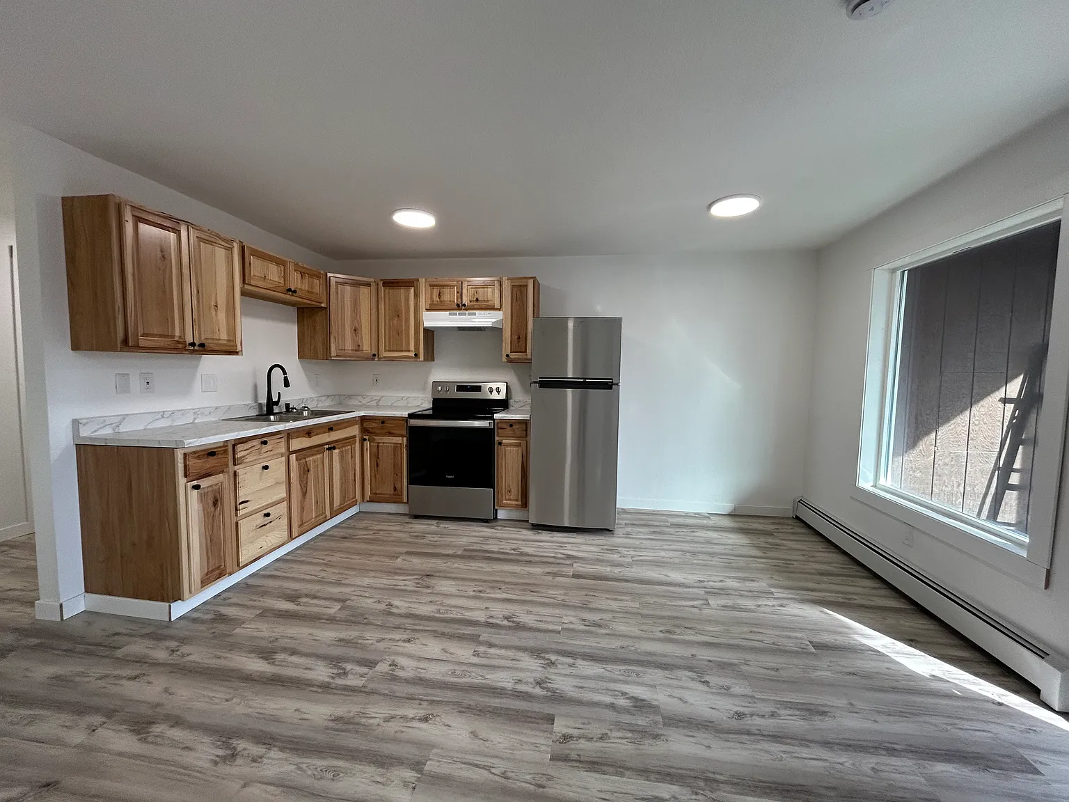 Duben — Photo 3