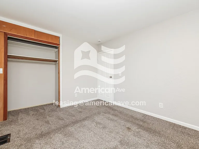 1687475_013_bedroom_13.jpg