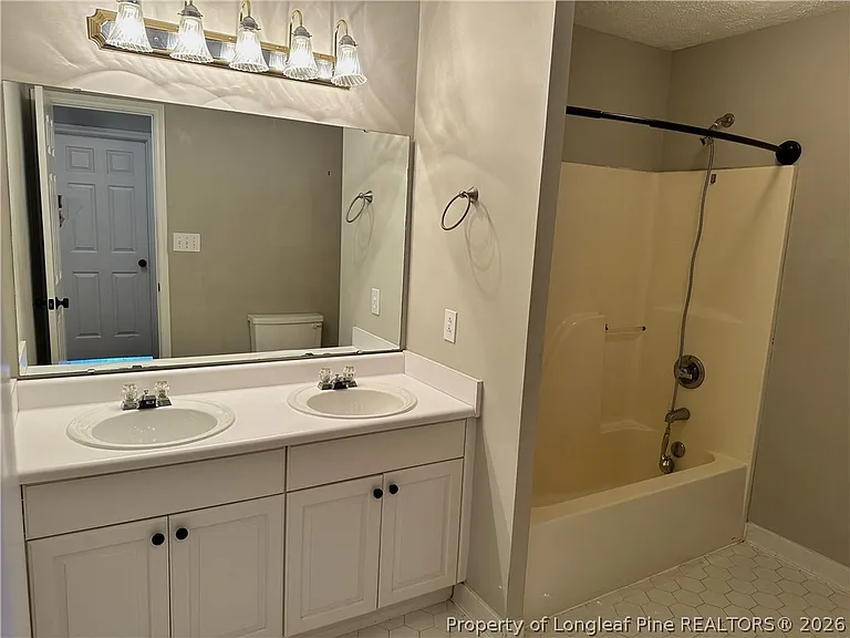 2940 Amelia Dr — Photo 18