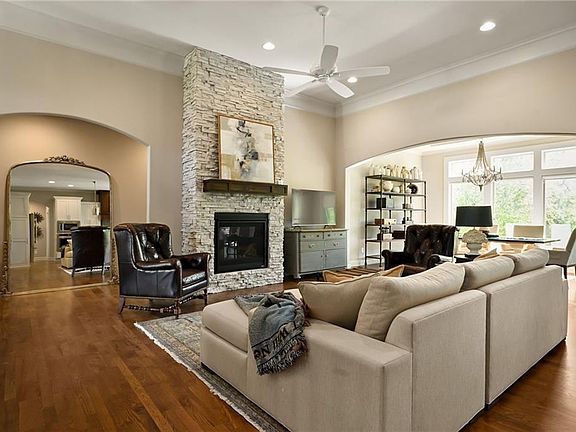 5th image of 11427 S Redbud Ln