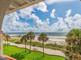 10 10th St APT 3, Atlantic Beach, FL 32233