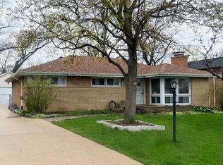 912 Warrington Rd, Deerfield, IL 60015