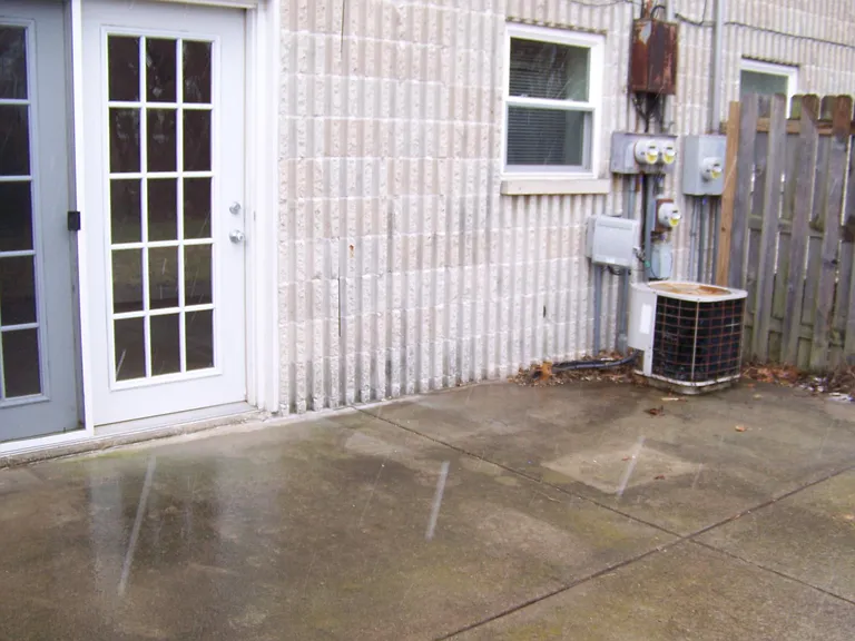 111 Pin Oak Dr #C — Photo 9