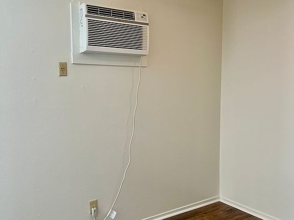 5th image of 25878 Columbia St APT 7