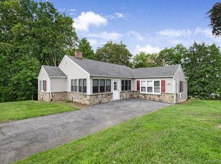 11 Mountain View Rd, Poughkeepsie, NY 12603