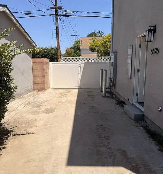 6626 Woodlake Ave — Photo 11