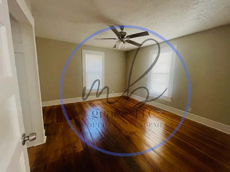 422 Minter Dr — Photo 2