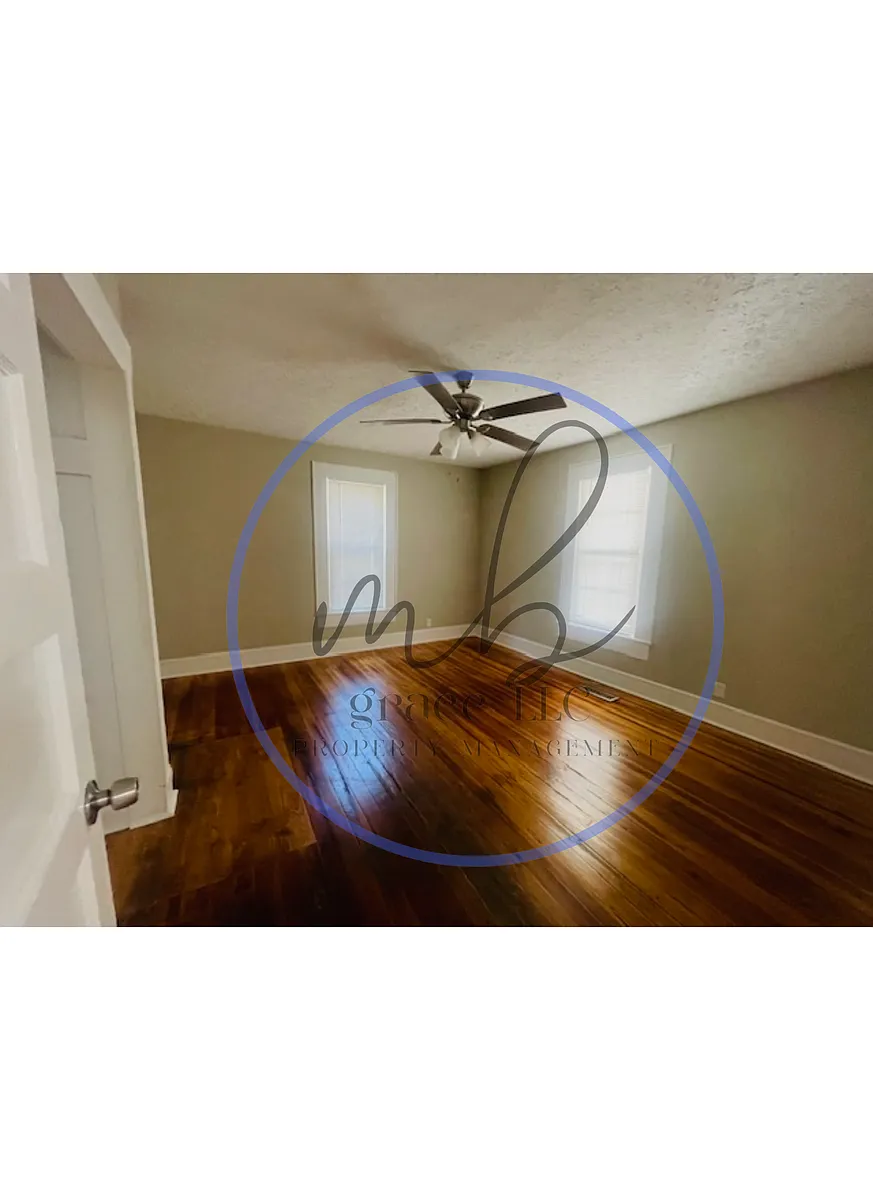 Building Photo - 422 Minter Dr
