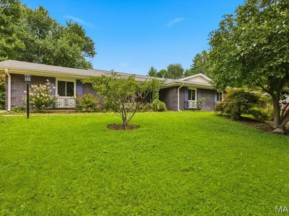 113 High Valley Dr, Chesterfield, MO 63017