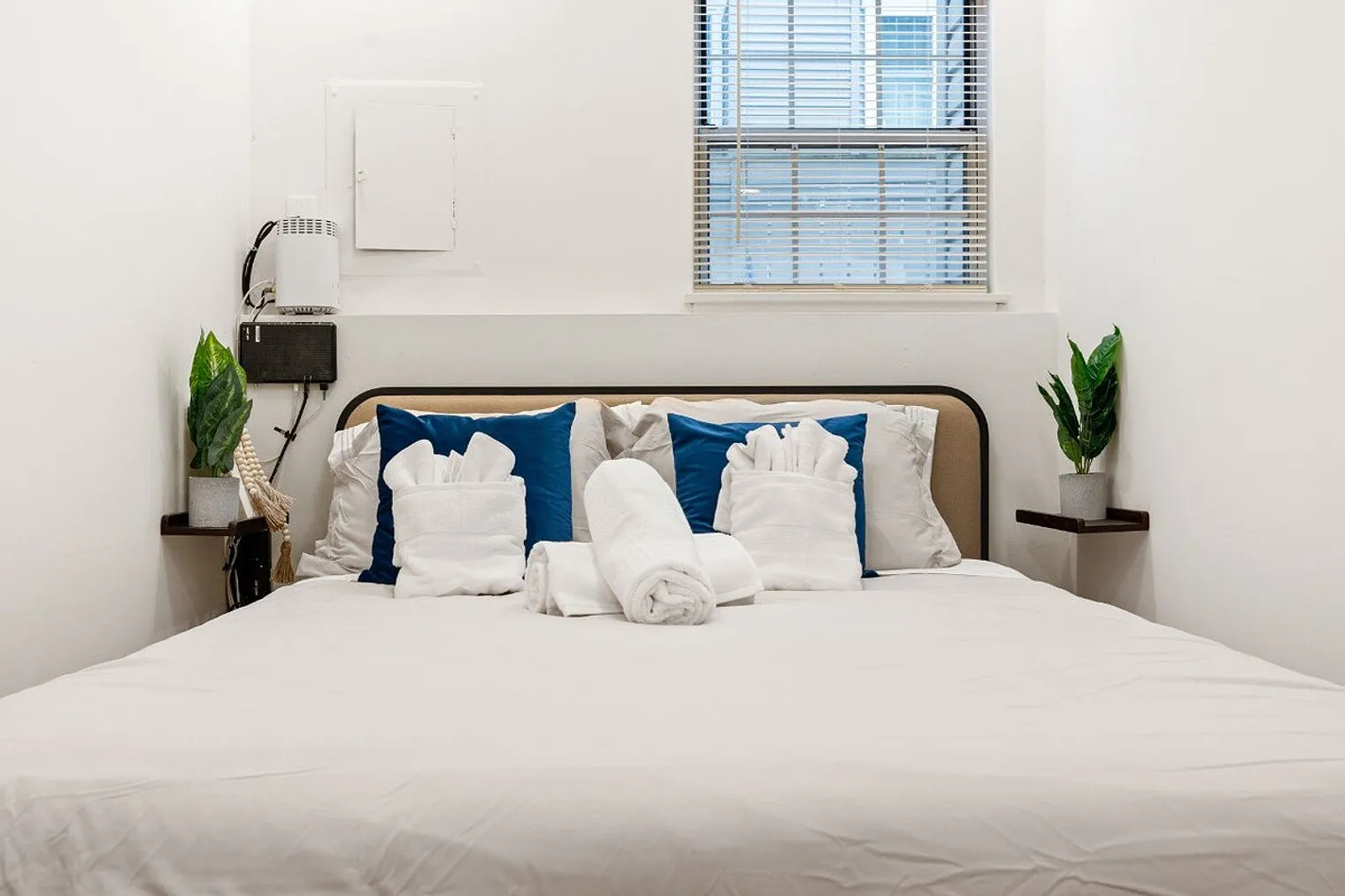 1 bed, 1.0 bath, $3,379 — Photo 4