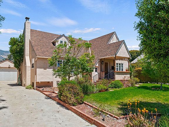 2nd image of 3232 Calle Pinon