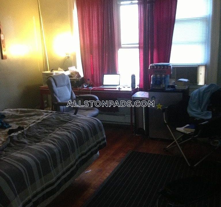 2nd image of 22 Wadsworth St #Townhouse