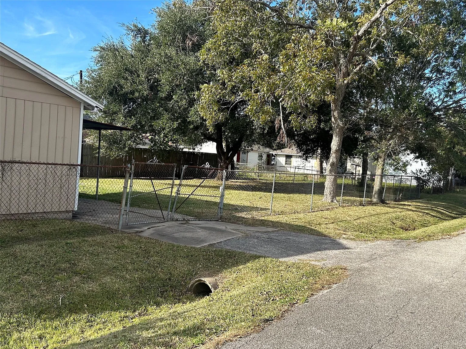 3 bed, 2.0 bath, 1160 sqft, $1,750 — Photo 3