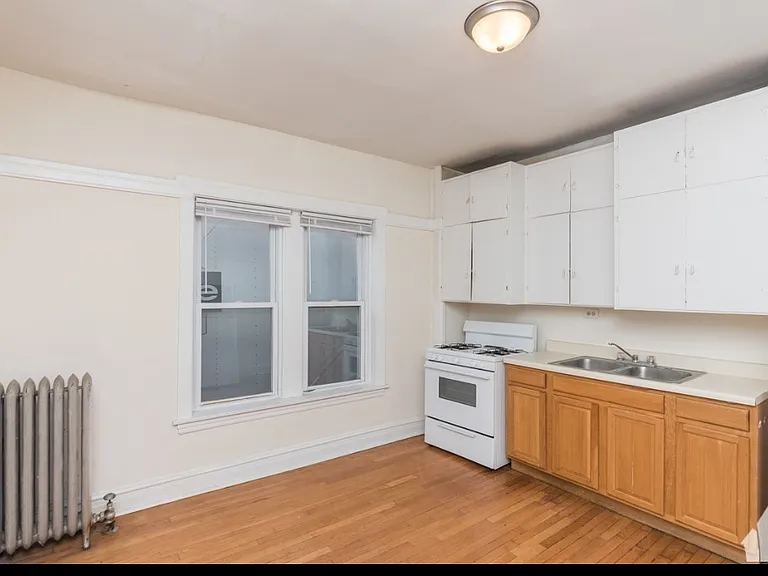 1833-1837 W Foster Ave #1825-3 — Photo 5