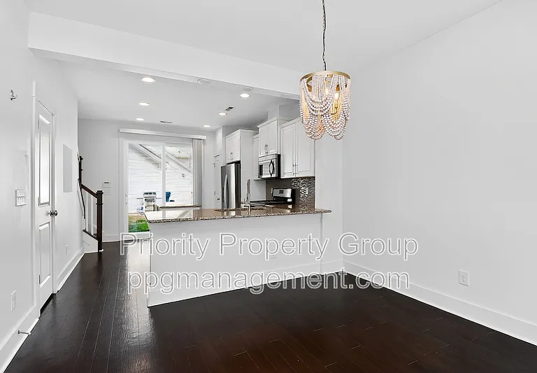 1614 Pat Garrett St — Photo 6