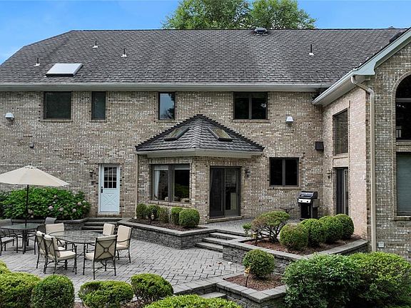 5th image of 837 Apple Ridge Rd