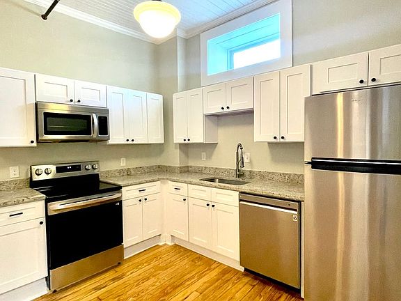 2nd image of 121-129 S Main St #202
