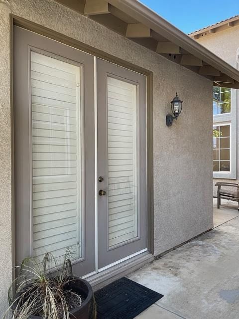 1st image of 46040 Paseo Gallante