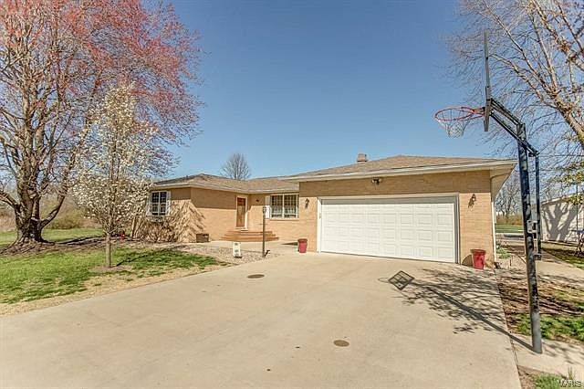 1st image of 405 Dianna Dr