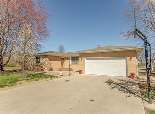 405 Dianna Dr, Gillespie, IL 62033